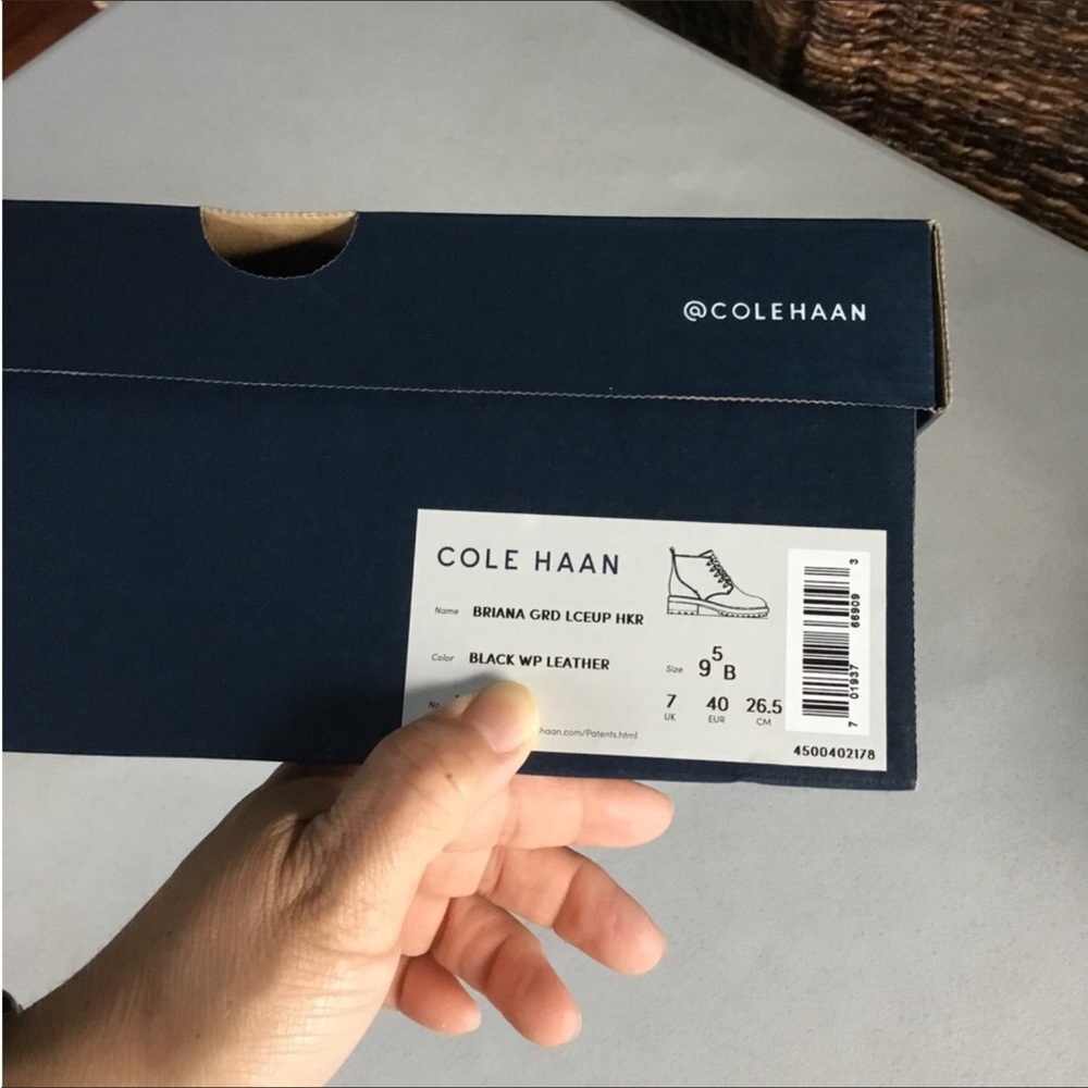 COLE HAAN NWOT LACEUP BLACK WATER PROOF BOOTS FINAL PRICE - Picture 16 of 16